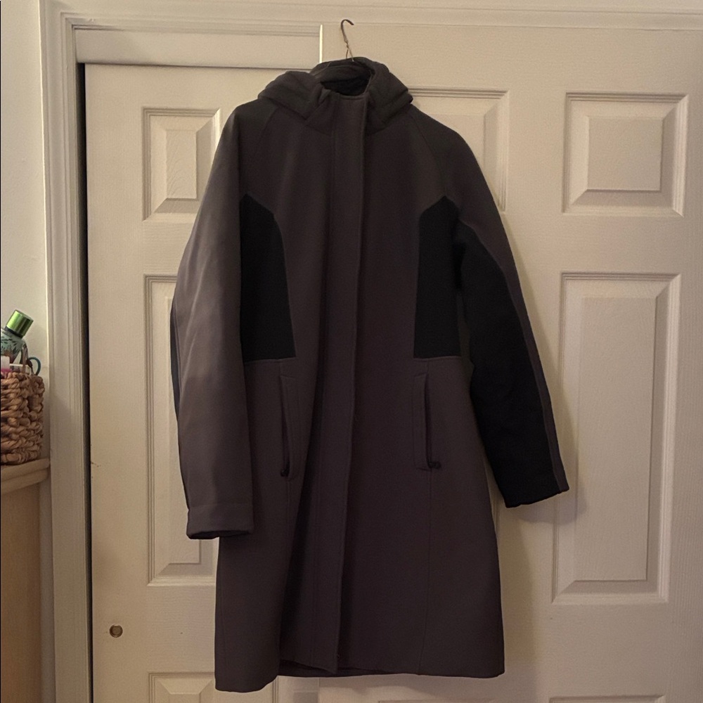 The North Face Black/ Gray Women’s Jacket